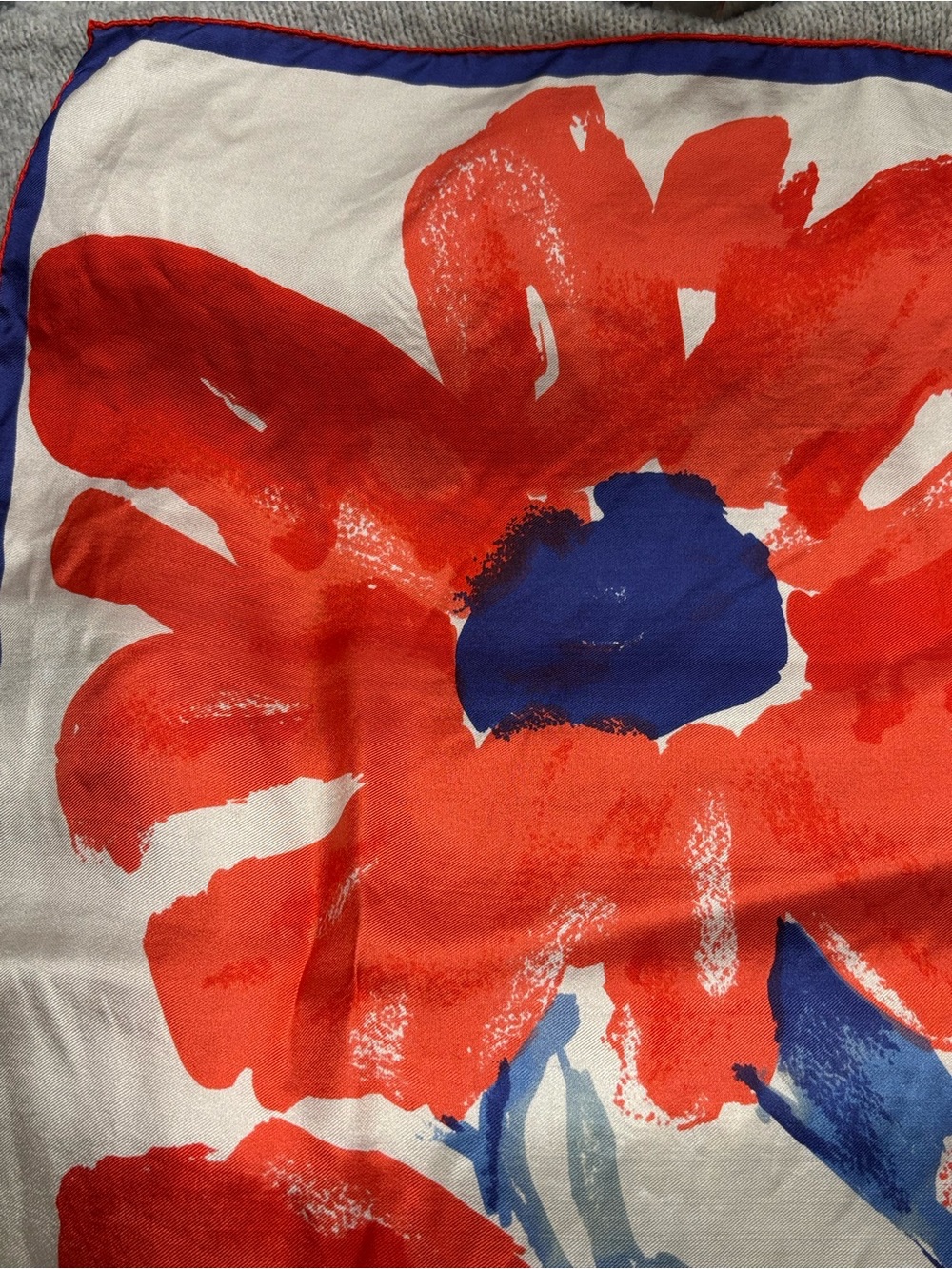 VERA NEUMANN - 1960s VINTAGE Hand Rolled Silk Floral Red Poppy Scarf made in USA - Picture 9 of 16